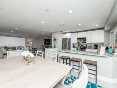 Siesta Key Modern, Updated Vacation Condo Three Pools Beach